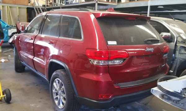 Sell Accident-Damaged Jeep Grand Cherokee 4WD for Top Dollars