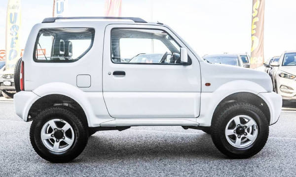 Sell Accident-Damaged Suzuki Jimny 4WD for Top Dollars